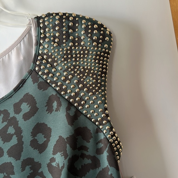 NWT Marilyn Monroe Mash green cheetah stud shoulder dress Size M - Picture 12 of 15
